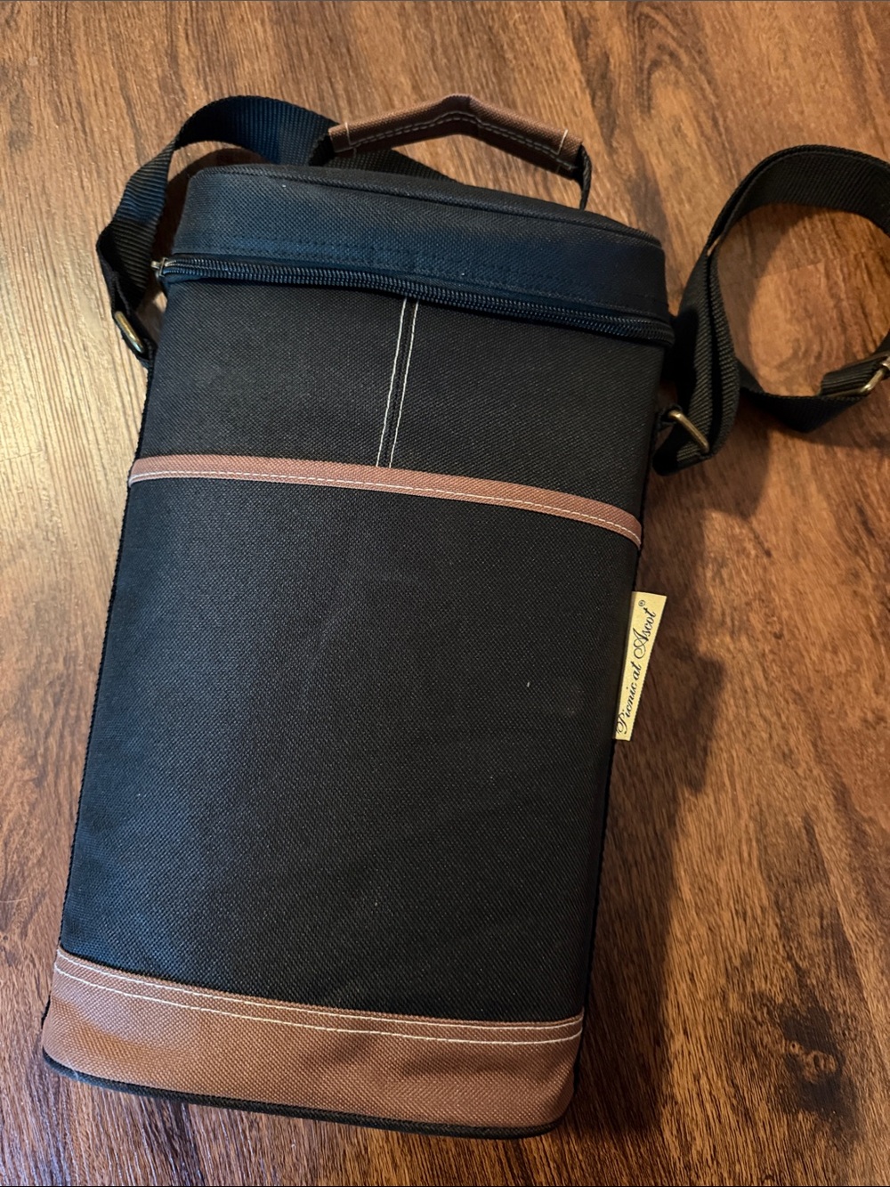 Insulated 2 bottle wine bottle travel tote